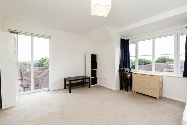 Luxury Studio in Central Location Snowdon Drive, Hendon